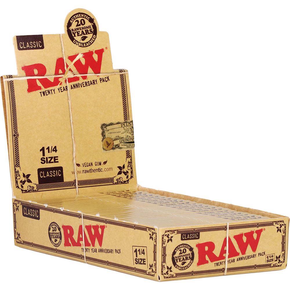 24CT DISPLAY - RAW Classic 20th Anniversary Rollng Papers - Classic / 50pc / 1 1/4